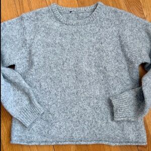 Brandy Melville Gray Cropped Knit Sweater | Clean Girl Cozy